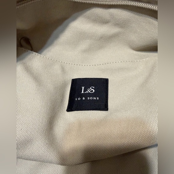 Lo & Sons NWOT Catalina Deluxe Canvas Duffel Tote Bag with Shoe Compartment - Picture 9 of 11